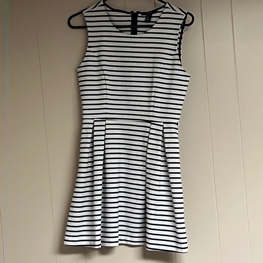 FOREVER 21 White and Blue Striped Sundress